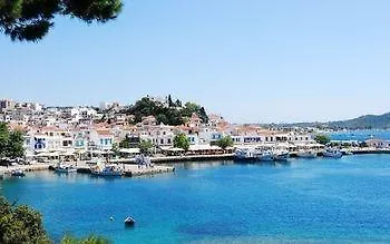 מלון Skiathos Club & 4*