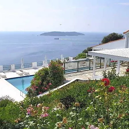 Skiathos Club & 瓦西里亚斯