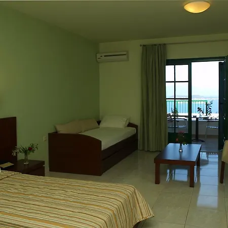 Skiathos Club & 4* 瓦西里亚斯