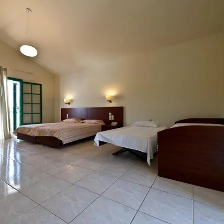 Skiathos Club & 瓦西里亚斯