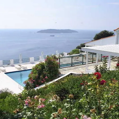 Skiathos Club &