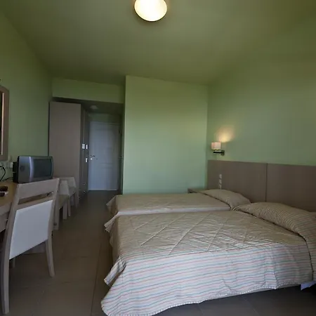 酒店 Skiathos Club & 4*