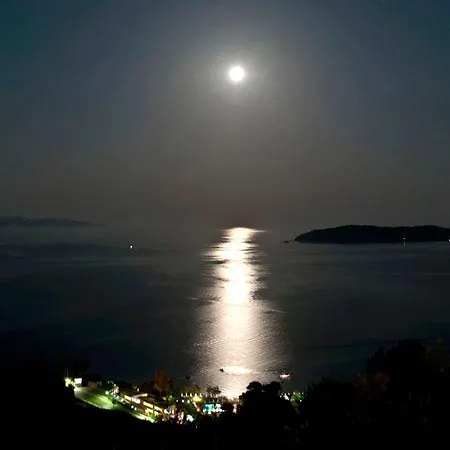 Skiathos Club & 瓦西里亚斯