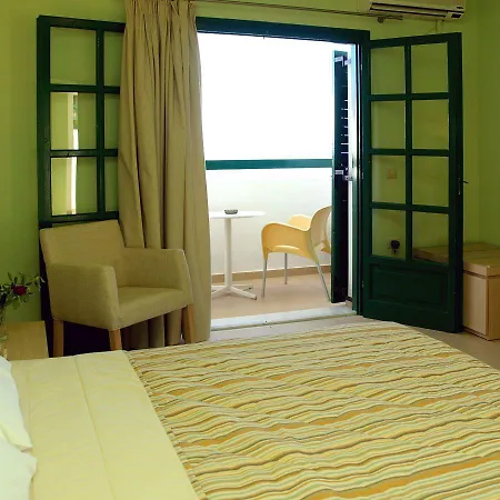 Skiathos Club & 4*