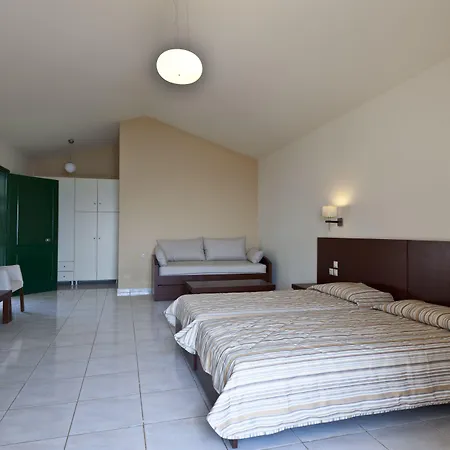 Skiathos Club & Hotel 4*