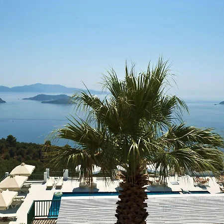 Skiathos Club & 4*